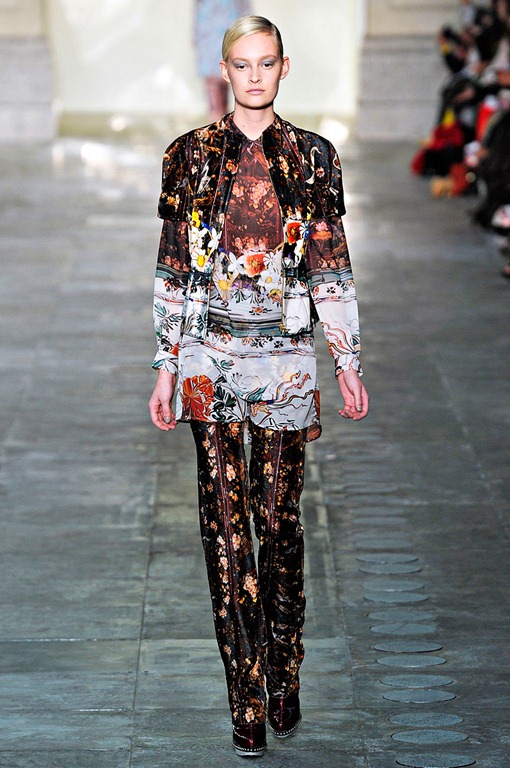 Wearable Trends Mary Katrantzou Fall 2011 RTW London Fashion Week Wearable Trends Mary Katrantzou Fall 2011 RTW London Fashion Week